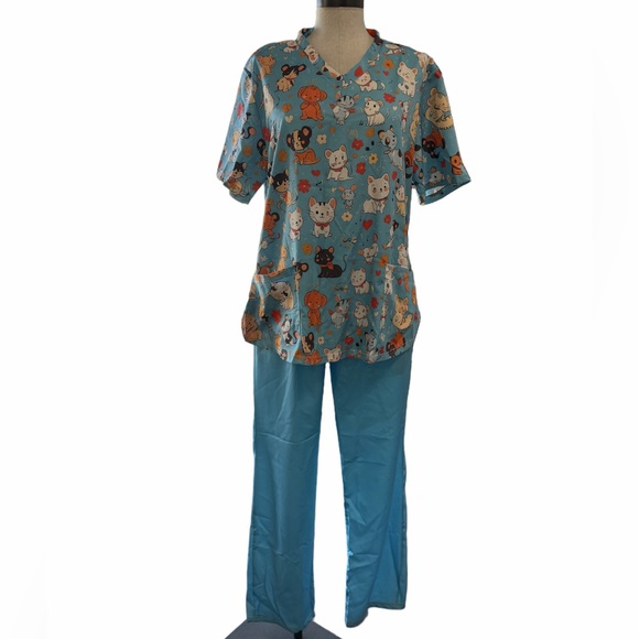 Pants - Women's NEW Animal Print Top Blue Botton Scrubs Size L #260776